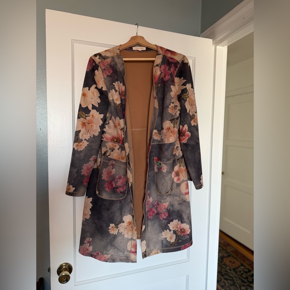 Solitaire FloralCoat in Gray and Cream